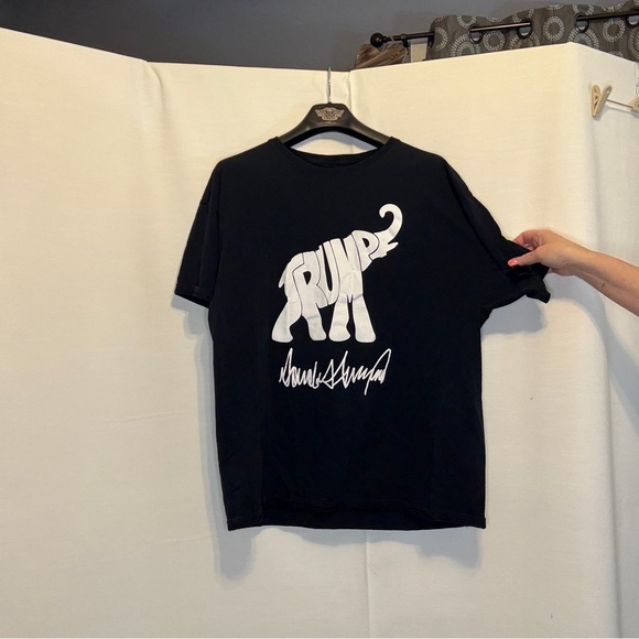 Trump Graphic Men's T-Shirt - Picture 2 of 5